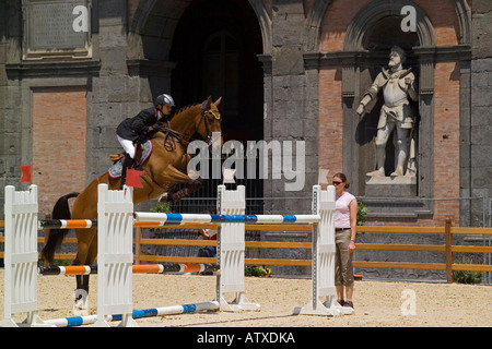 Reiten zeigen Piazza del Plebiscito-Neapel-Kampanien-Italien Stockfoto