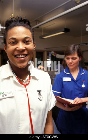 Agentur-Krankenschwester in Guys Hospital London. Stockfoto