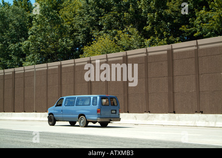 Autobahn-Schallmauer Stockfoto
