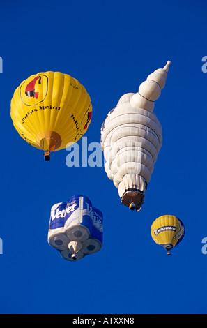 Masse Besteigung des Heißluftballons Stockfoto