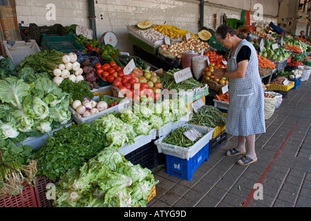 Frisch produzieren Mercado Bolhão kommunalen Markt Porto Portugal Stockfoto