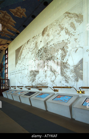 Cambridge amerikanischen Friedhof Denkmal Kapelle Innenraum museum Abschnitt Landkarte records Air Einsätze von East Anglia & Meer Konvoi geflogenen Routen England Großbritannien Stockfoto