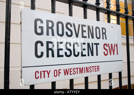 Grosvenor Crescent London SW1 Straßenname Zeichen Stockfoto