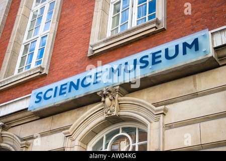 Science Museum-Typenschild auf außerhalb der Gebäude Ausstellung Road London Stockfoto
