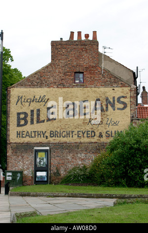 Gemalte Reklame für Galle Bohnen auf das Ende einer Terrasse auf Herrn Bürgermeister Walk York Stockfoto