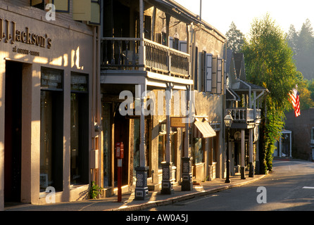 Morgenlicht an Geschäften auf der Main Street Nevada City Gold Country Highway 49 Kalifornien Stockfoto