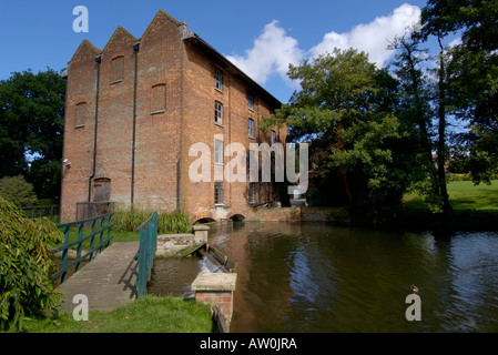 Letheringsett Wassermühle Mühle Teich Norfolk england Stockfoto