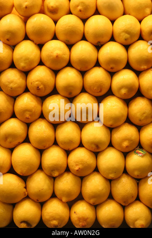 Früchte für den Verkauf in einem spanischen Markt Stockfoto