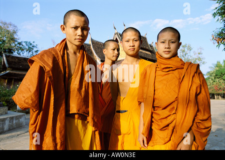 Süd-Ost-Asien, Laos, Luang Prabang, Wat Xieng Thong, Novizen Stockfoto