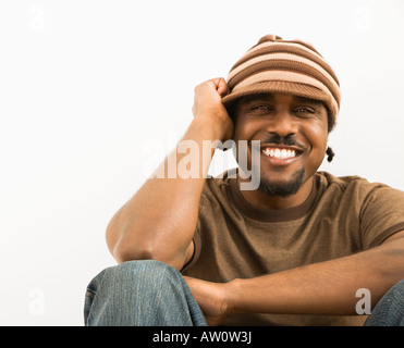 Gut aussehender Mann lächelnd. Stockfoto