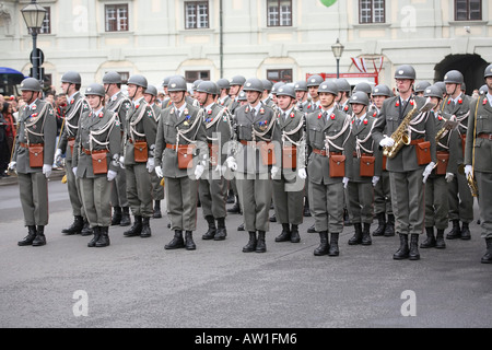 Militärmusiker am Heldenplatz (Heldenplatz) in Wien, Österreich Stockfoto