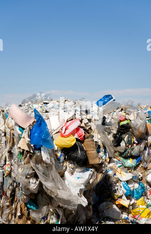 Stapel von sortierten Kunststoffabfällen für das Recycling gesammelt, Finnland Stockfoto