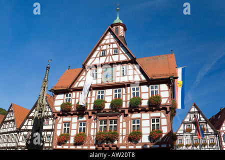 Das Rathaus von Bad Urach, Baden-Württemberg, Deutschland Stockfoto