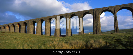 Ribblehead Eisenbahnviadukt in North Yorkshire, England Stockfoto