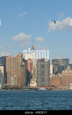 Panoramawanderungen von Manhattan mit dem Helikopter fliegen Stockfoto