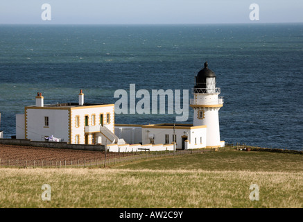 Tod Head Coastal Lighthouse, ein kurzes, kreisförmiges Nationaldenkmal in der Nähe von Catterline, Aberdeenshire, Schottland, Großbritannien Stockfoto