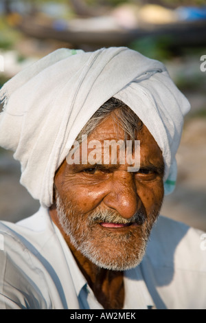 Porträt eines alten Mannes mit Turban, Fort Cochin, Cochin, Kerala, Indien Stockfoto