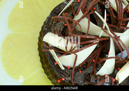 Schokoladenkuchen auf einen Teller Stockfoto