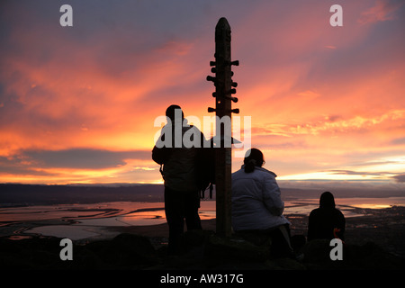 Blick vom Mission Peak in east Bay Hügeln von feurigen Wolken über die Bucht von San Francisco in Kalifornien, USA Stockfoto