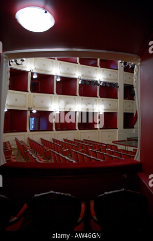 Innenraum des Apollo Theaters in Ermoupoli Stockfoto