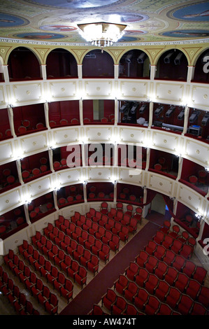 Innenraum des Apollo Theaters in Ermoupoli Stockfoto