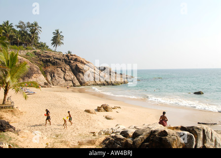 die Menschen Sie genießen Strand-Kovalam, Kerala, Indien Stockfoto