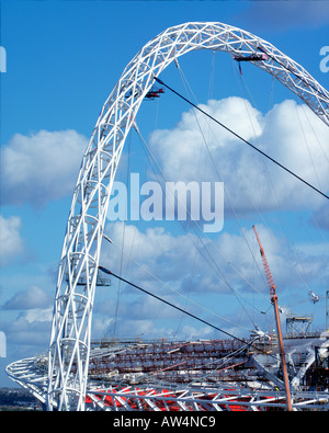 Bogen des Wembley-Stadion im Bau, November 2005 Stockfoto