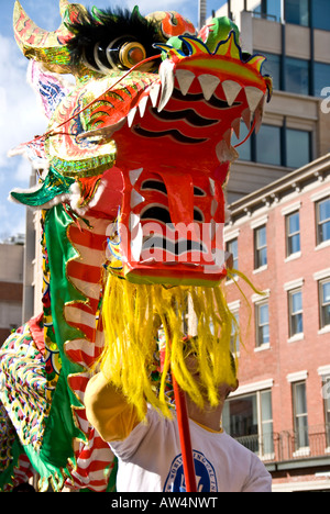 Drachen in der chinesischen Neujahrsparade in der Innenstadt von Washington DC in Chinatown Stockfoto