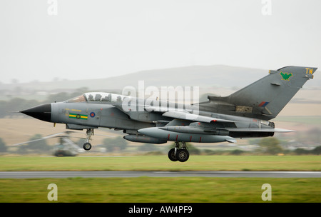 Tornado GR4 Kampfjet-Landung Stockfoto