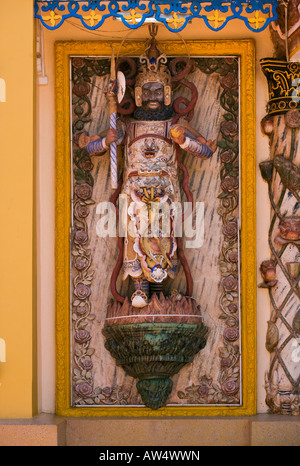 Ein Eintrag Wandbild Darstellung Dr. SUN YATSEN außerhalb der CAO DAI große Tempel TAY NINH Dorf VIETNAM Stockfoto