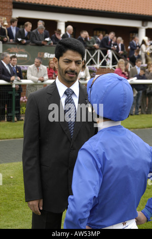 Godolphin Trainer Saeed bin Suroor jockey Frankie Dettori im Gespräch Stockfoto