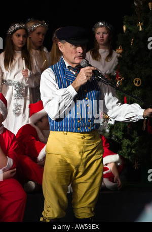 Lucia Festzug schwedische Gesang und Folklore Tanz im schwedischen Christmas Fair Toronto Kanada Stockfoto