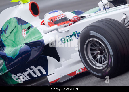 Rubens Barrichello BH in der Honda RA108 Rennwagen während der Formel-1-Test-Sitzungen auf dem Circuit de Catalunya im Februar 2008 Stockfoto