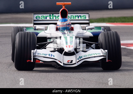 Jenson Button GBR im Honda RA108 Rennwagen während der Formel-1-Test-Sitzungen auf dem Circuit de Catalunya im Februar 2008 Stockfoto