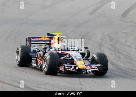 Mark WEBBER im Red Bull Rennwagen während der Formel-1-Test-Sessions am Circuit de Catalunya, Februar 2008 Stockfoto