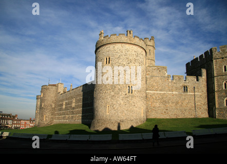 Curfew Tower, Windsor Castle von Thames Street betrachtet. Stockfoto