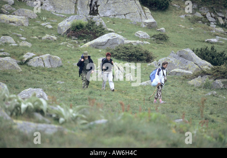 Menschen wandern im Nationalpark Pirin Bulgarien Stockfoto