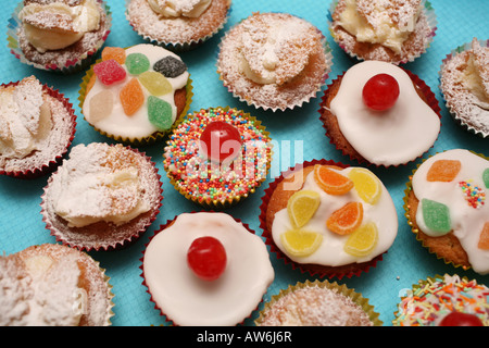 viele leckere Feenkuchen Stockfoto