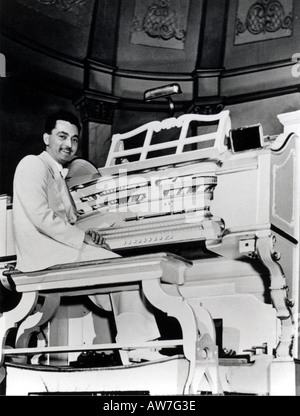 REGINALD DIXON UK Organist mit Wurlitzer im Tower Ballroom, Blackpool, England Stockfoto