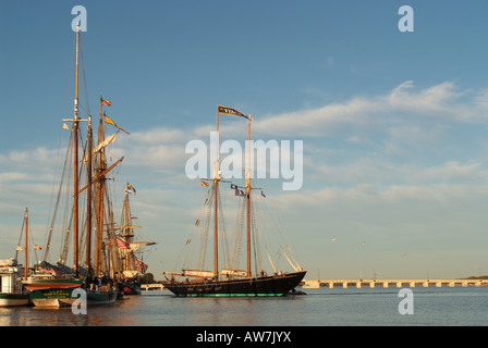 USA Chestertown hohen Schiffe im Hafen für das Downrigging-Wochenende für die Schooner Sultana Stockfoto