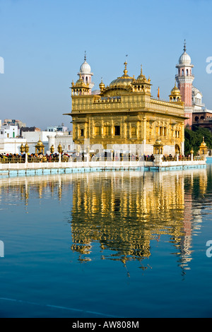 Peolpe Goldener Tempel, Amritsar, Punjab, Indien zu besuchen. Stockfoto