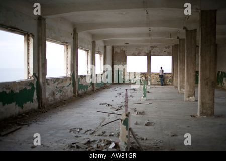Innere eines Gebäudes in einem schlechten Zustand Stockfoto