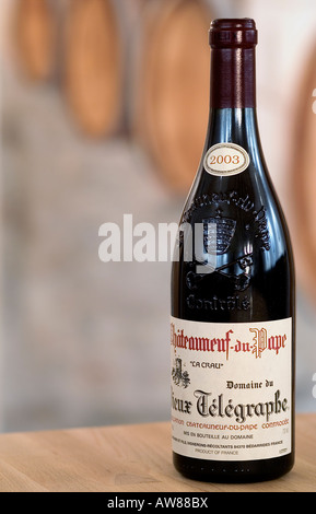 Einzelne Flasche Chateauneuf du Pape Stockfoto