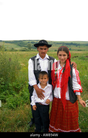 Europa Rumänien Siebenbürgen Zigeuner Hochzeit Hochzeitsfeier bei Bräutigams Zuhause vor der Abreise in Braut s Dorf Stockfoto