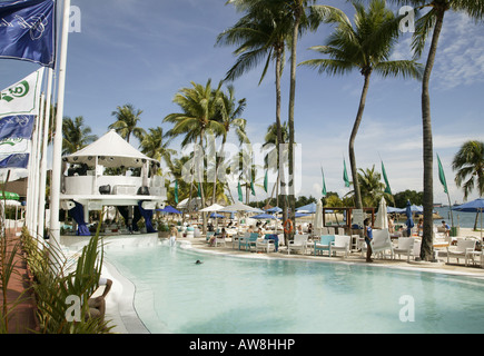 Blick auf den Pool im Cafe del Mar Sentoza Insel Singapur Stockfoto