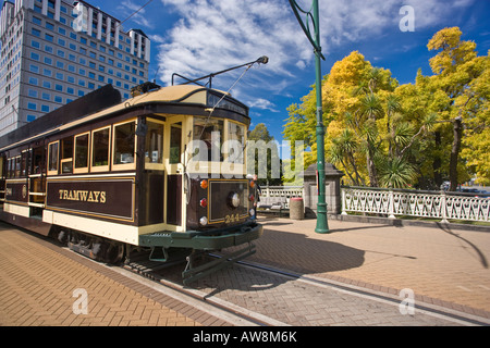 Christchurch Strassenbahn zieht in die Straßenbahn-Haltestelle Stockfoto