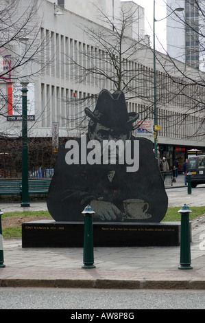 Statue zum Gedenken an Tony Hancock in Birmingham Stockfoto