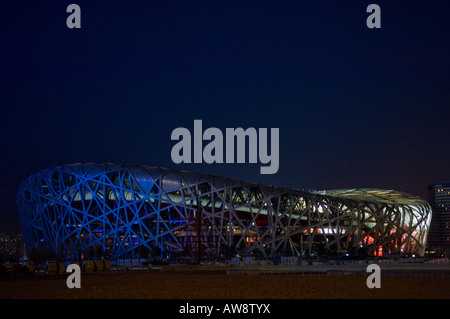 Eine Nachtansicht von Beiijing Olympiastadion "Vogelnest", Austragungsort für sportliche Großveranstaltungen in Beijing Olympische Spiele 2008 Stockfoto