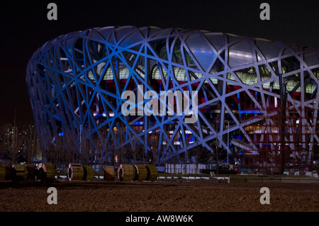 Eine Nachtansicht von Beiijing Olympiastadion "Vogelnest", Austragungsort für sportliche Großveranstaltungen in Beijing Olympische Spiele 2008 Stockfoto