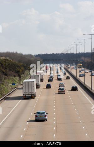 Tag Zeit Aufnahme des Verkehrs auf der Autobahn m25 in Surrey england Stockfoto